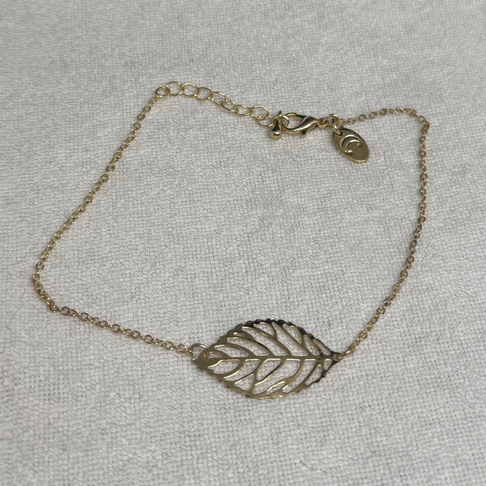 Elegant Gold Leaf Bracelet